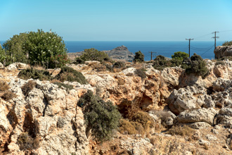 Rhodos: Felsen aus Kalkstein, allerorts als Baumaterial genutzt