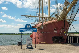 Usedom: Anleger im Hafen - Peenemünde